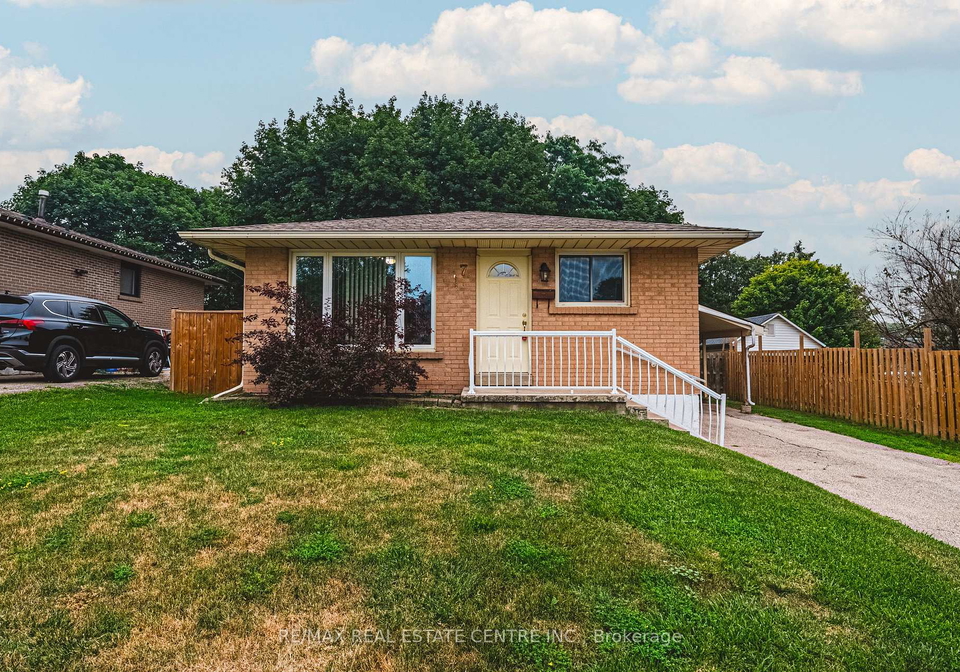 7-chapman-court-cambridge-ontario-x13579890