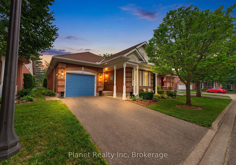 10-white-pine-way-walk-guelph-ontario-x13579902