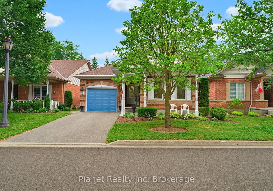 10-white-pine-way-walk-guelph-ontario-x13579902