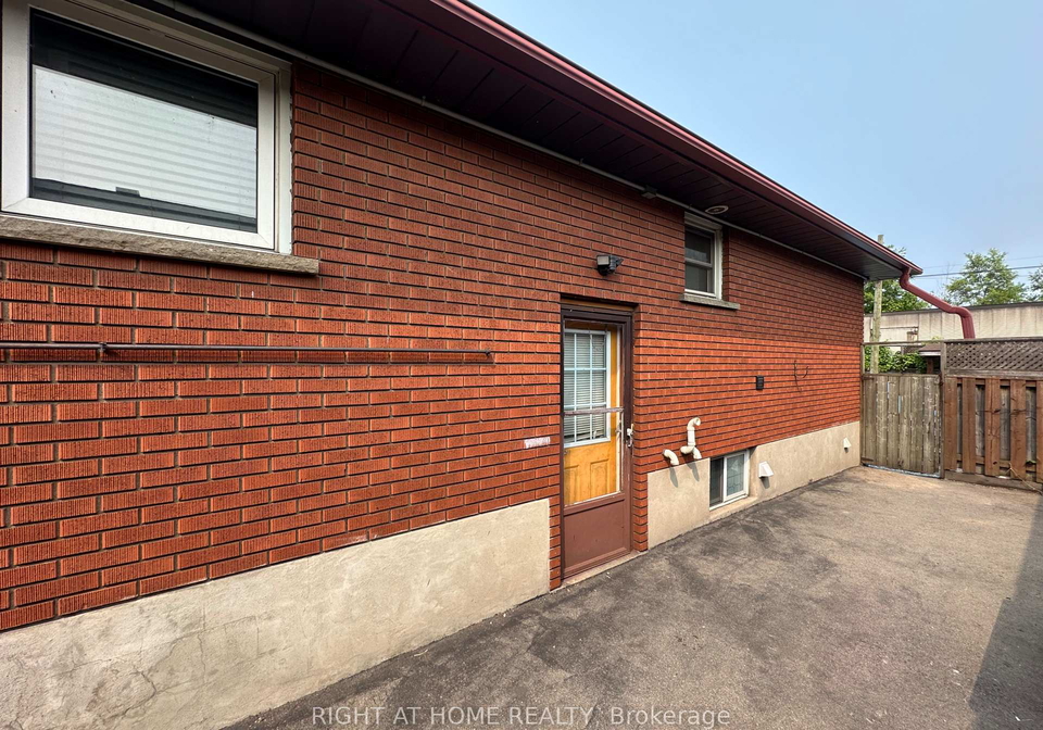 816-dunn-avenue-n-hamilton-ontario-x13580154