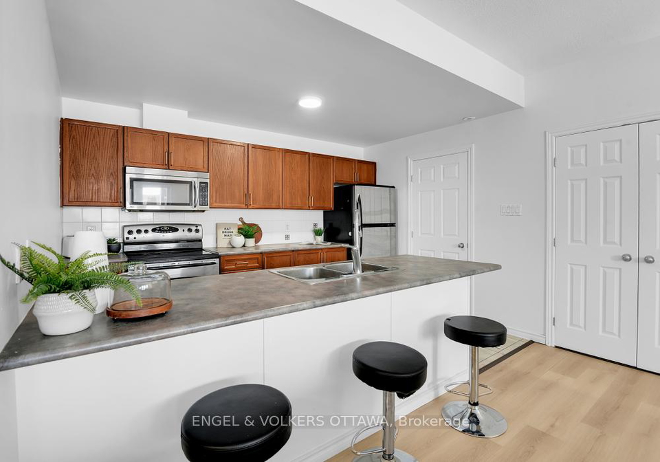 16waterbridge-drive-ottawa-ontario-x13580168