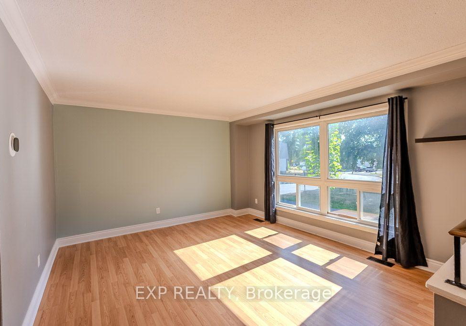 37-forester-crescent-ottawa-ontario-x13580314
