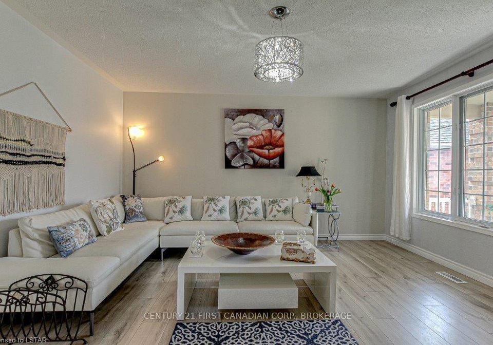 91-meadowridge-road-london-north-ontario-x13580496