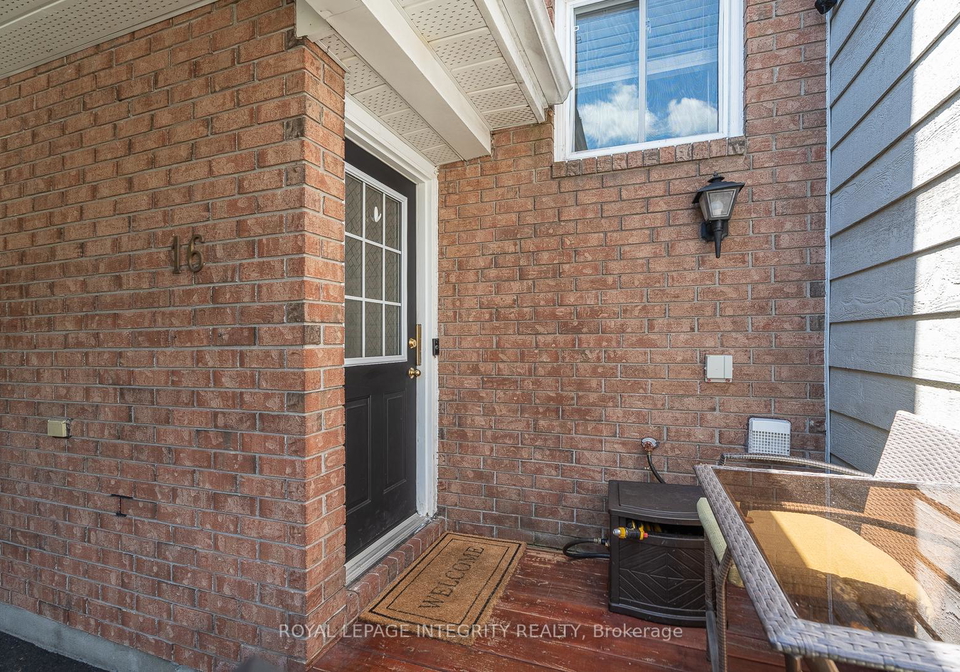 16-stamford-private-ottawa-ontario-x13581072