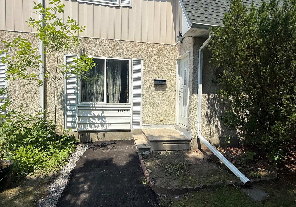 1552-beaverpond-drive-ottawa-ontario-x13581116