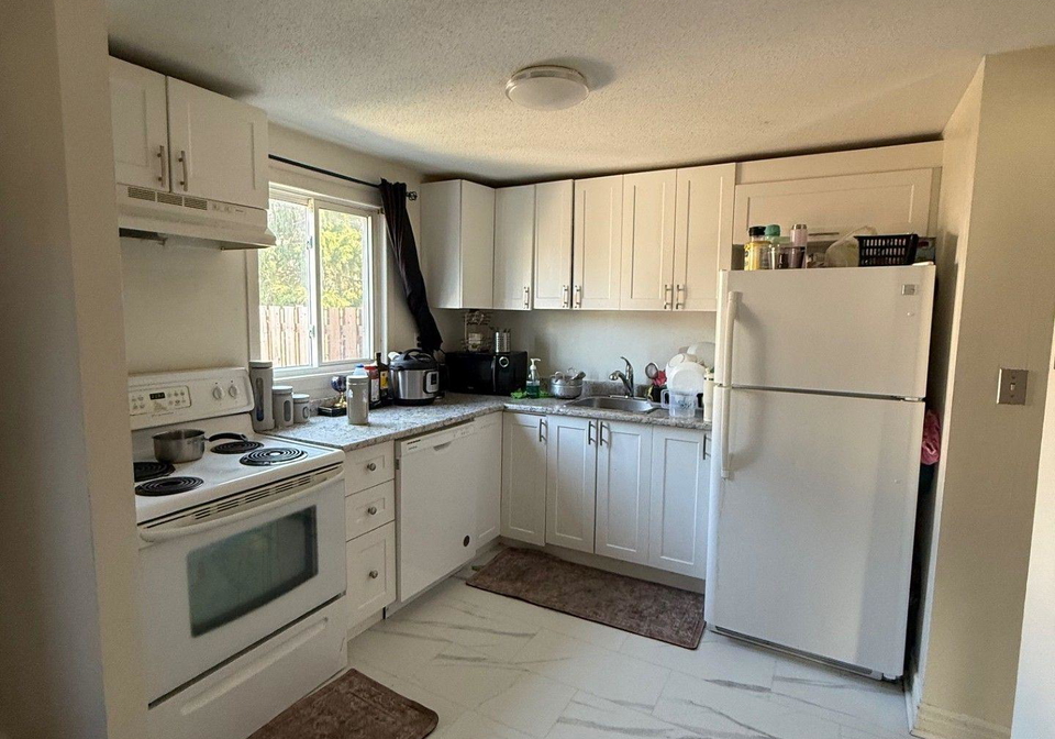 1552-beaverpond-drive-ottawa-ontario-x13581116