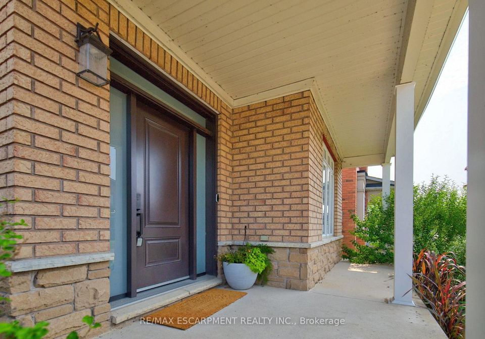 16-watercliff-place-hamilton-ontario-x13581356