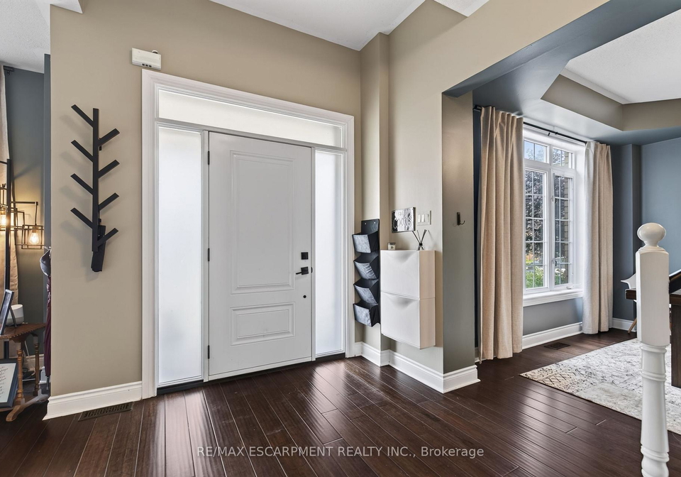 16-watercliff-place-hamilton-ontario-x13581356
