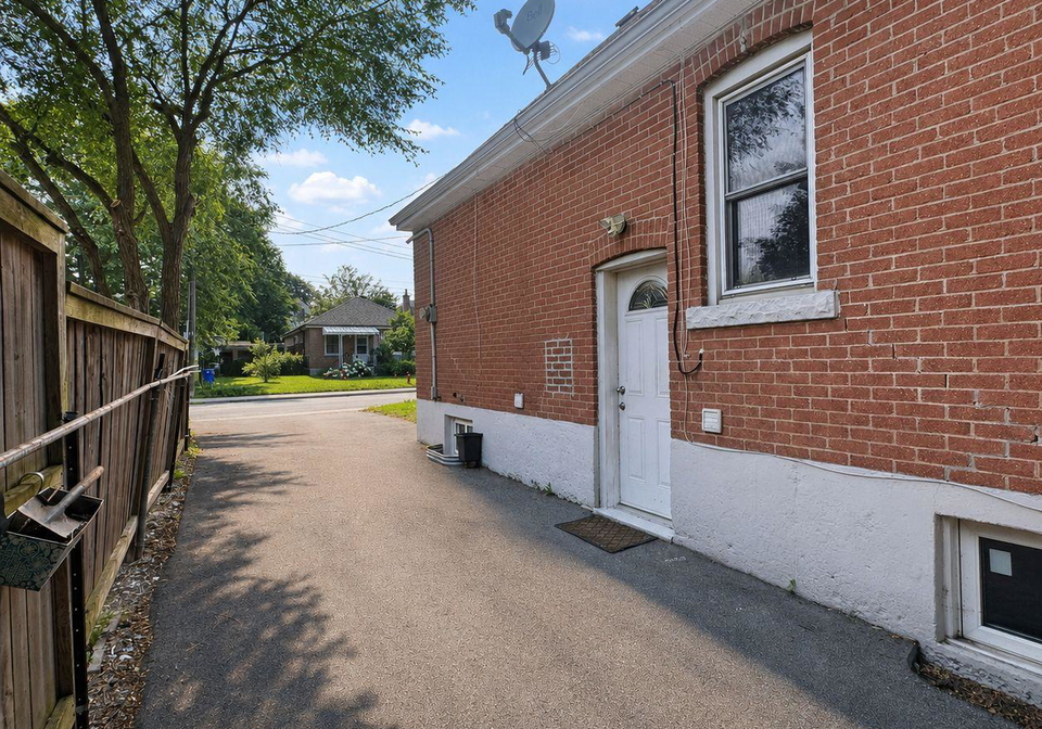 53-shadyside-avenue-hamilton-ontario-x13581452
