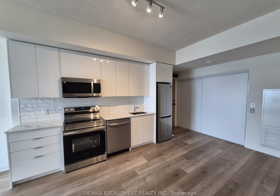 33-erie-avenue-brantford-ontario-x13581684