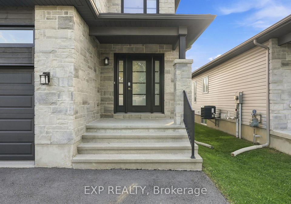224-capri-avenue-russell-ontario-x13581926