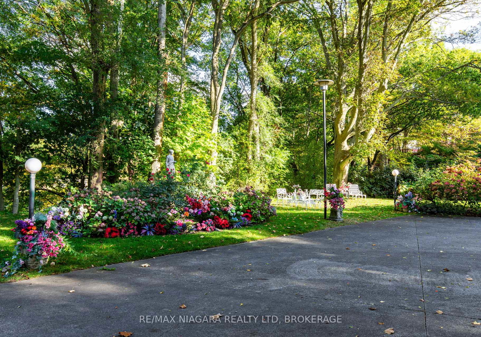 735-lakeshore-road-e-port-colborne-ontario-x13582184