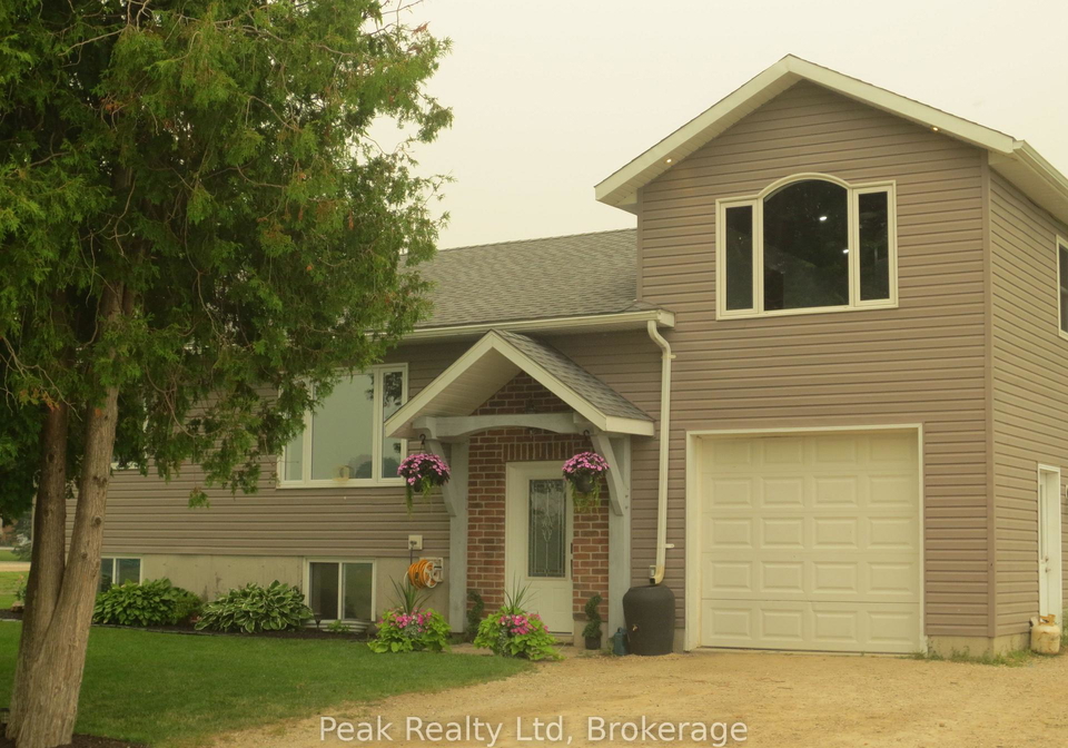5773-highway-23-highway-minto-ontario-x13582474