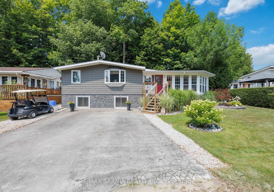 4895-lakeshore-road-plympton-wyoming-ontario-x13582546
