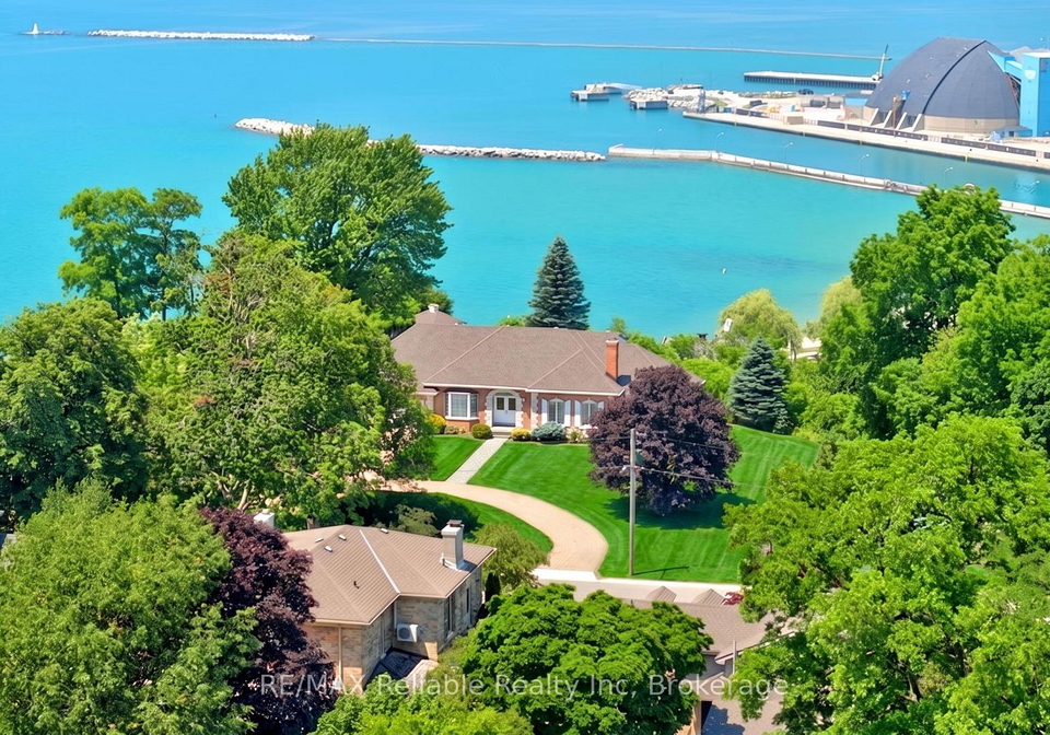 1-harbour-lane-goderich-ontario-x13582570