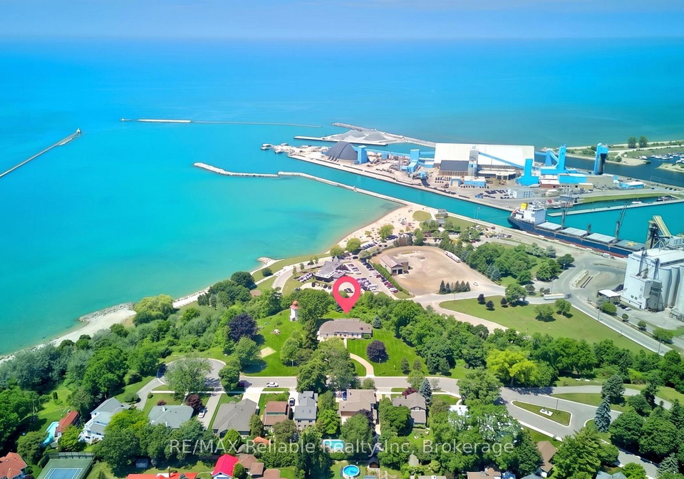 1-harbour-lane-goderich-ontario-x13582570
