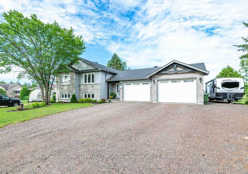 28-carol-street-laurentian-valley-ontario-x13582606