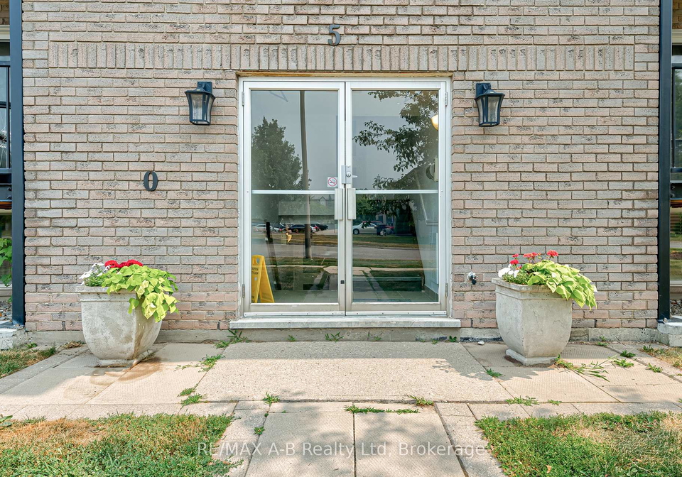 50-campbell-court-stratford-ontario-x13582690