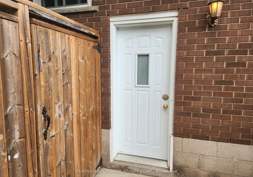 18-greeningdon-drive-hamilton-ontario-x13582788
