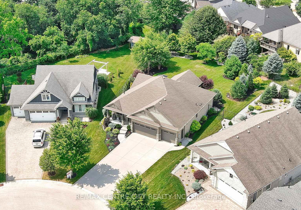 23-lincolns-cove-central-elgin-ontario-x13583404