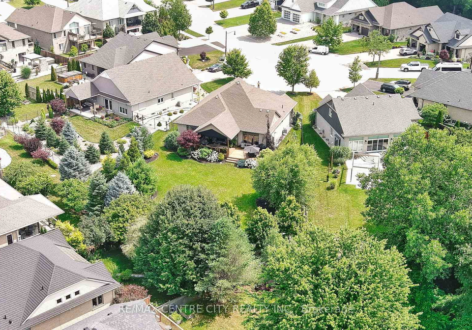 23-lincolns-cove-central-elgin-ontario-x13583404