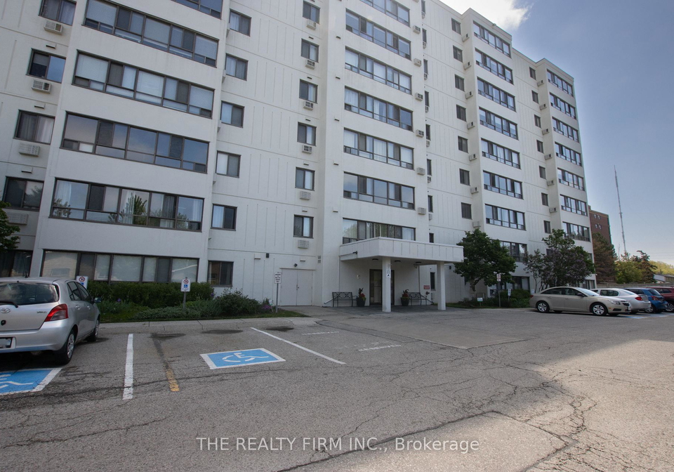 135-baseline-road-w-london-south-ontario-x13583556