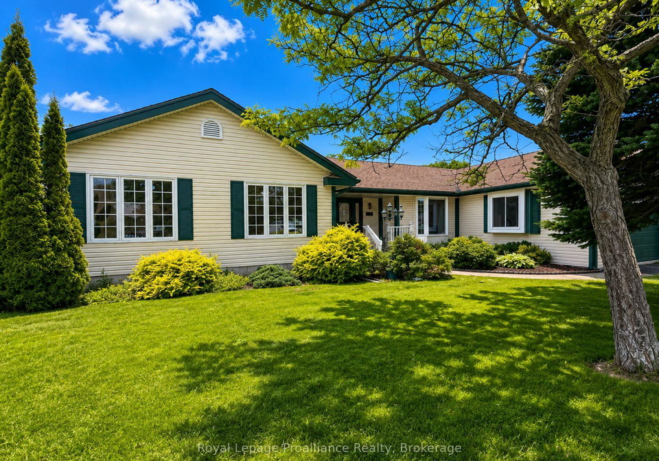 88-westwind-crescent-prince-edward-county-ontario-x13583710