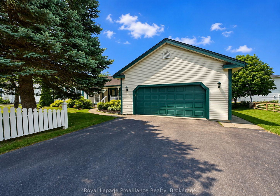 88-westwind-crescent-prince-edward-county-ontario-x13583710