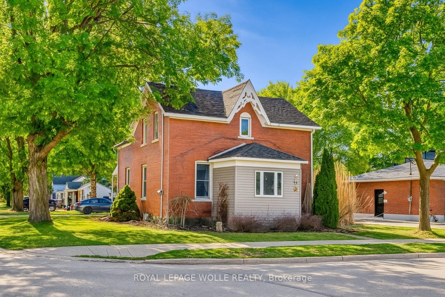 137-wellington-street-west-perth-ontario-x13584074