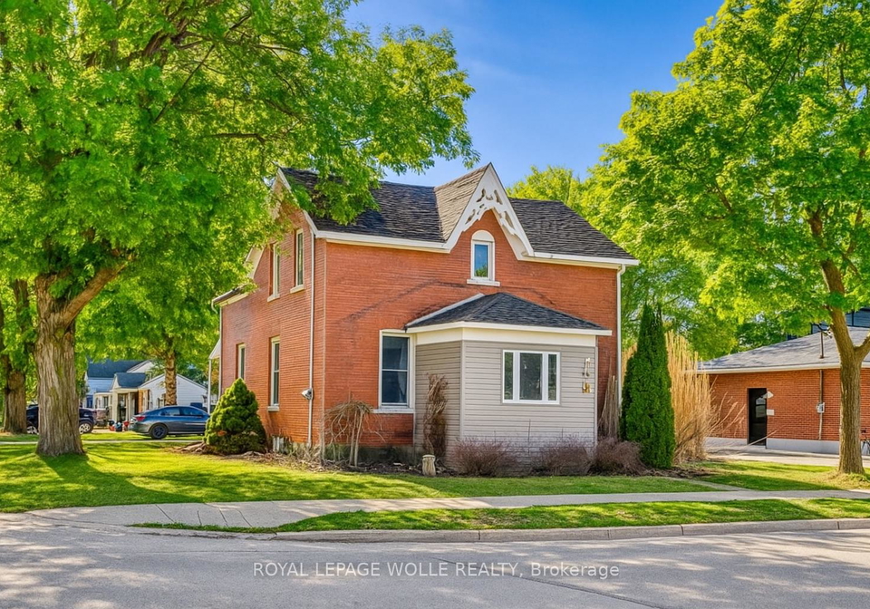 137-wellington-street-west-perth-ontario-x13584074