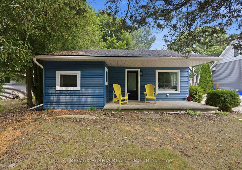 6366-london-road-lambton-shores-ontario-x13584280