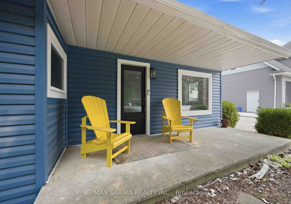 6366-london-road-lambton-shores-ontario-x13584280