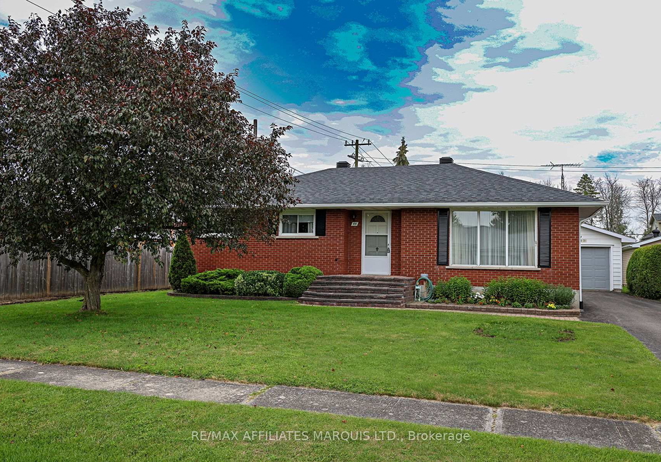 44-broder-crescent-south-dundas-ontario-x13584284