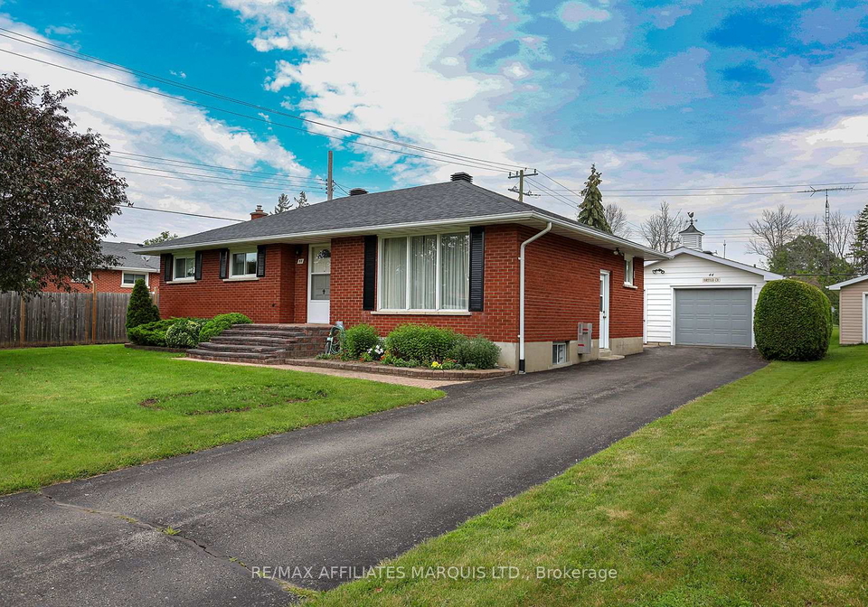 44-broder-crescent-south-dundas-ontario-x13584284