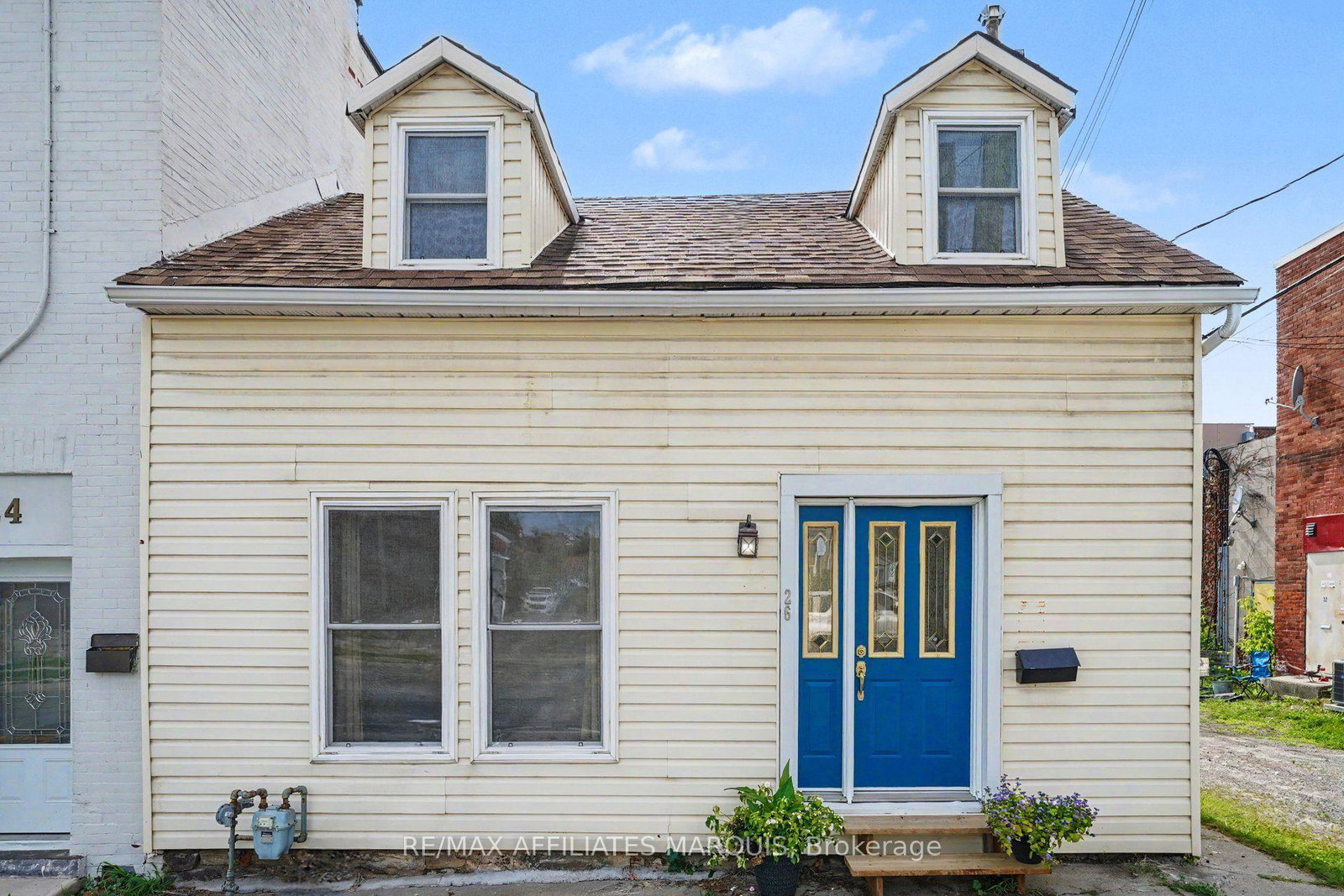 26-market-street-n-smiths-falls-ontario-x13584572