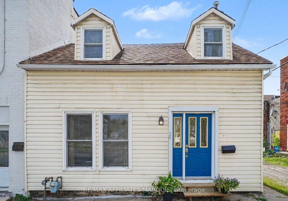 26-market-street-n-smiths-falls-ontario-x13584572