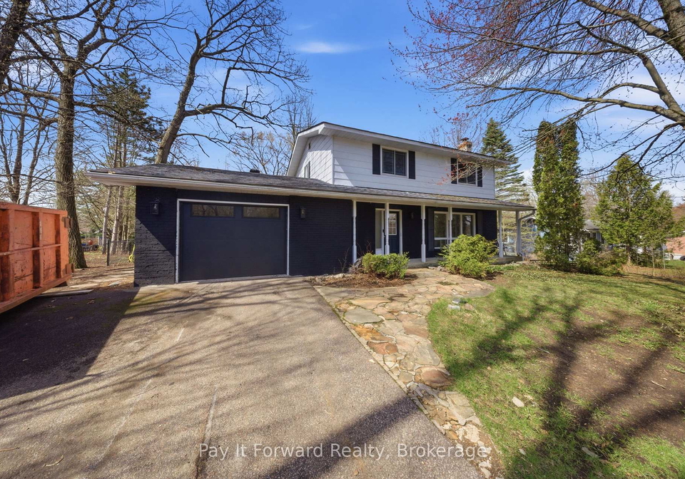 1025-aberdeen-street-muskoka-lakes-ontario-x13585244