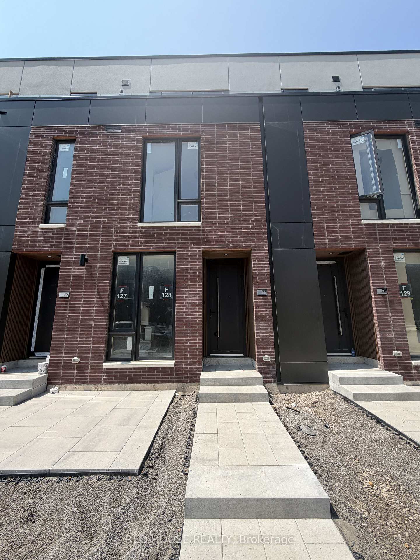 77-everett-common-st-catharines-ontario-x13585832