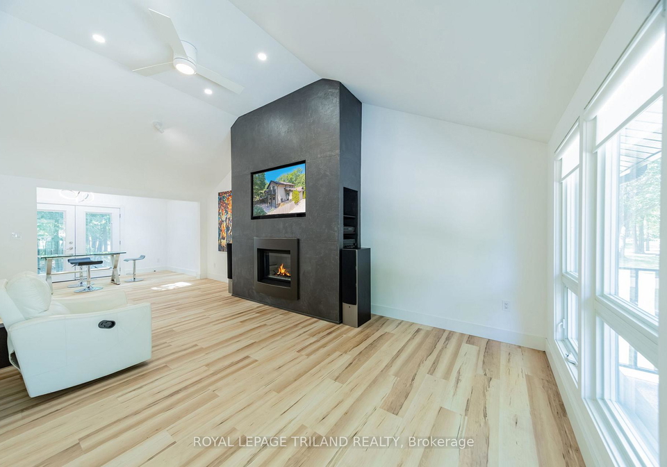 9653-joanne-avenue-lambton-shores-ontario-x13586268