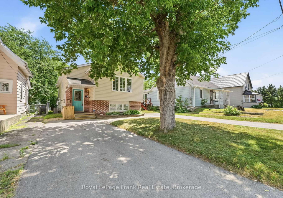 25-barbara-street-quinte-west-ontario-x13587144