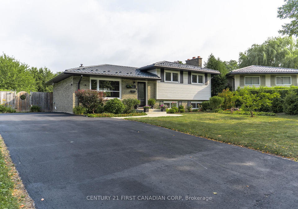 32-mendip-crescent-london-south-ontario-x13587190