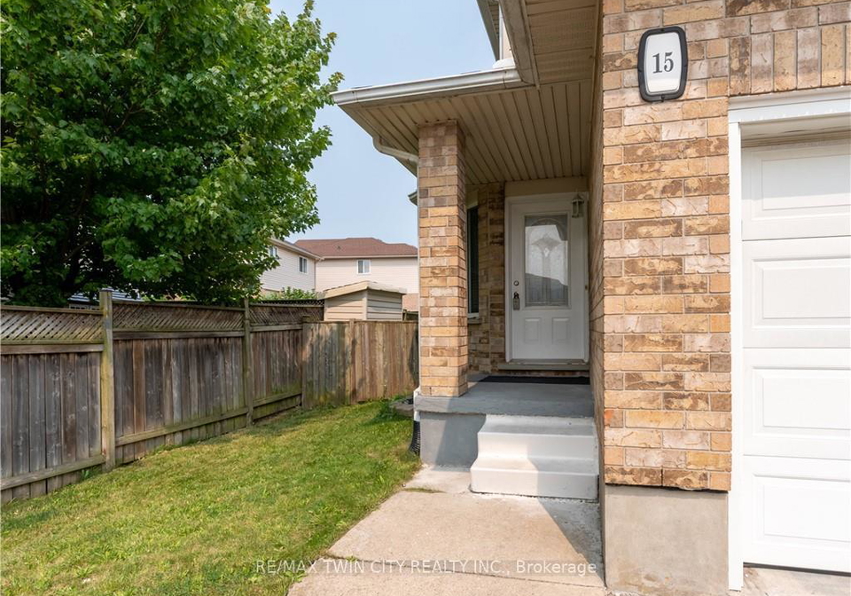 15-chester-drive-cambridge-ontario-x13588010