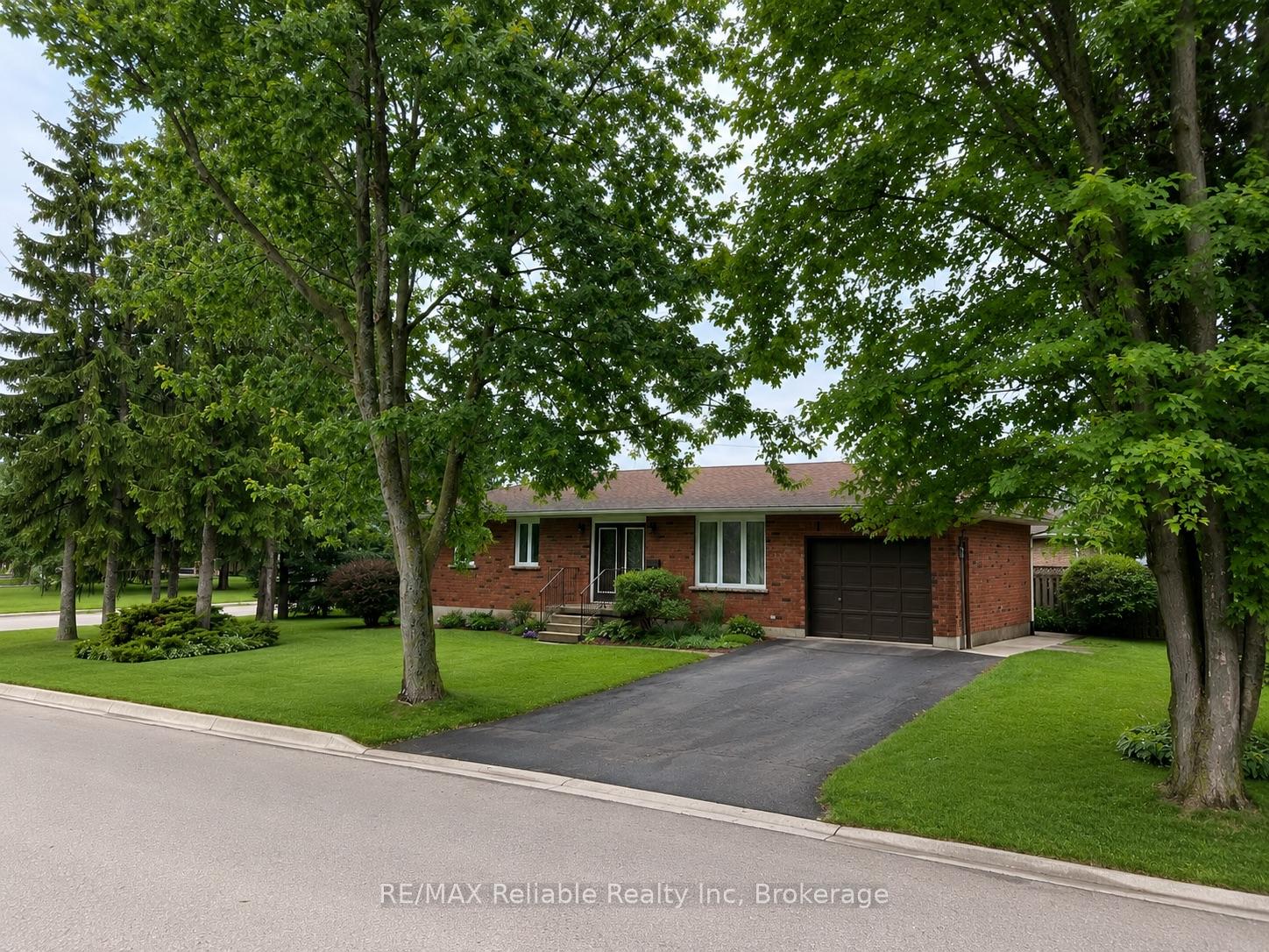 31-cobourg-street-west-perth-ontario-x13588056