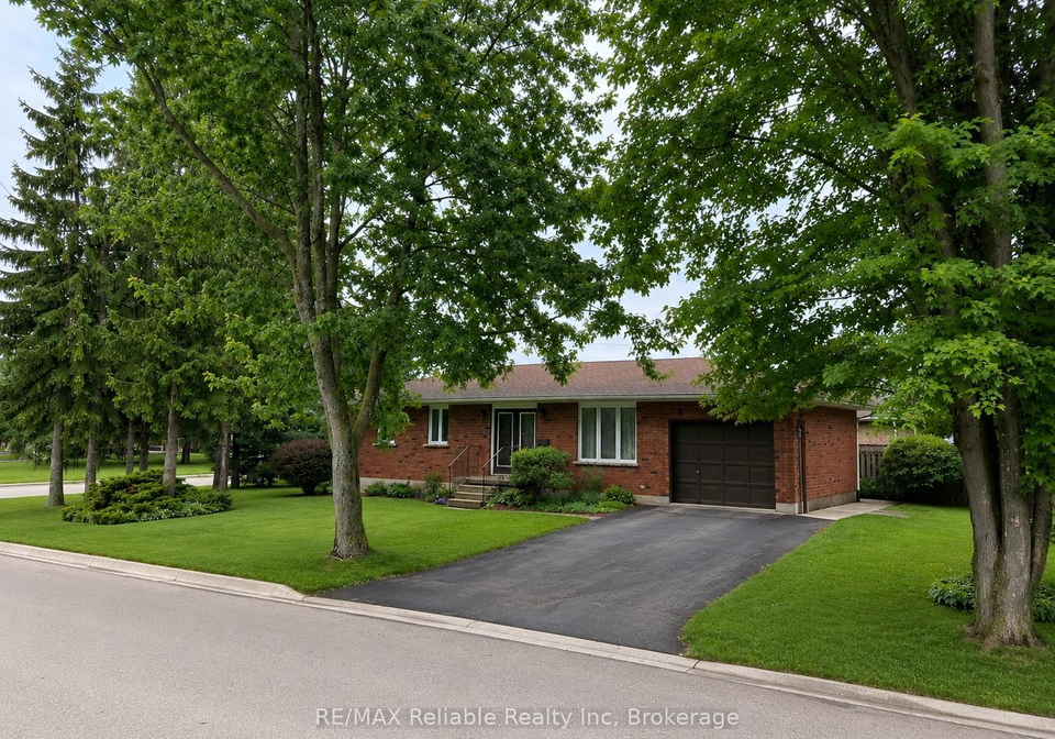 31-cobourg-street-west-perth-ontario-x13588056
