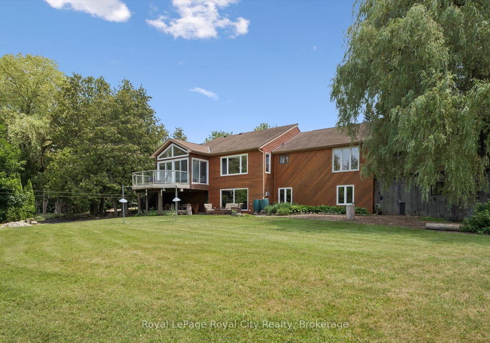 8060-wellington-18-road-centre-wellington-ontario-x13588076