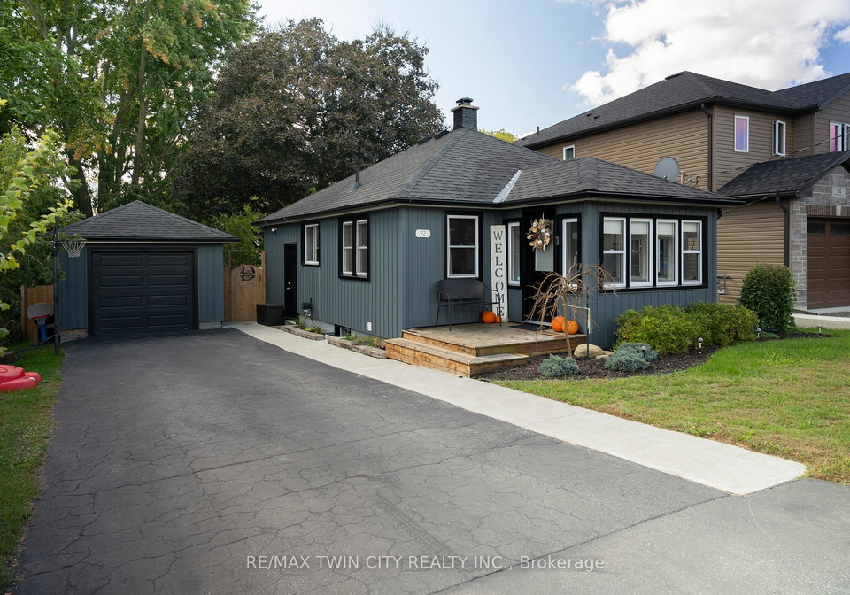 92-sovereign-street-w-norfolk-ontario-x13588192