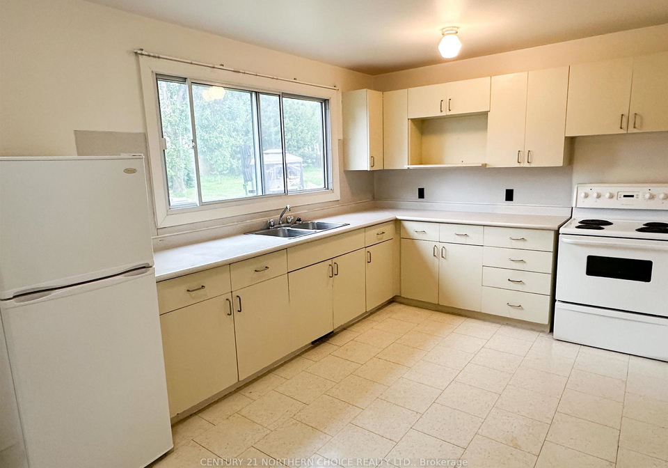 4749-pine-street-ear-falls-ontario-x13588262