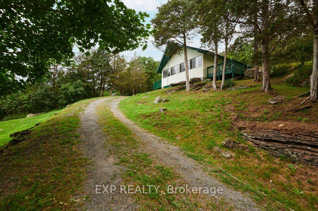 11-goodbody-crescent-front-of-yonge-ontario-x13588488