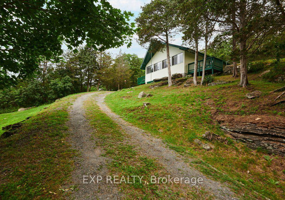 11-goodbody-crescent-front-of-yonge-ontario-x13588488
