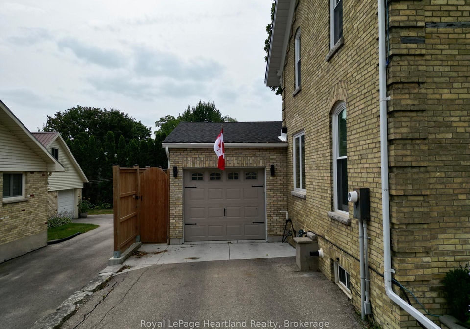 425-william-street-south-huron-ontario-x13588592